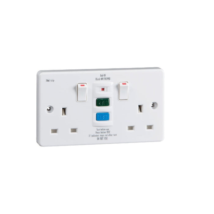 Knightsbridge 13A 2 Gang RCD Switched Socket White IP66