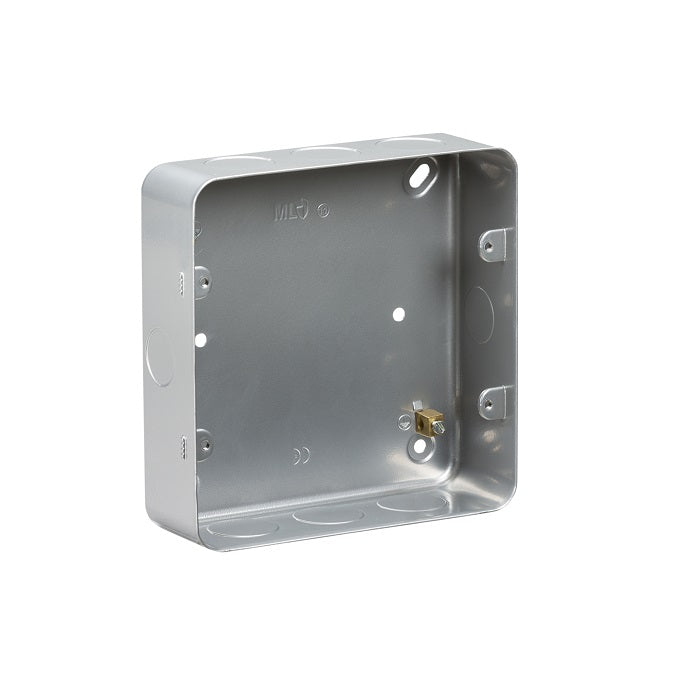 Knightsbridge Metal Clad 6-8G Surface Mount Box