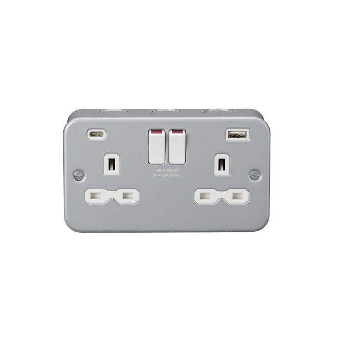 Knightsbridge Metal Clad 13A 2G SP Switched Socket with Dual USB C+A 5V DC 4.0A