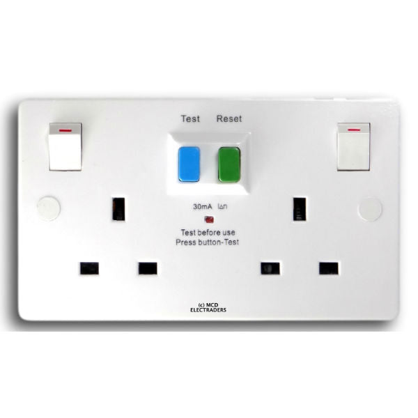 Axiom WRCDSSK2 RCD Switched Socket Passive / Latching Flush 2 Gang 13A White